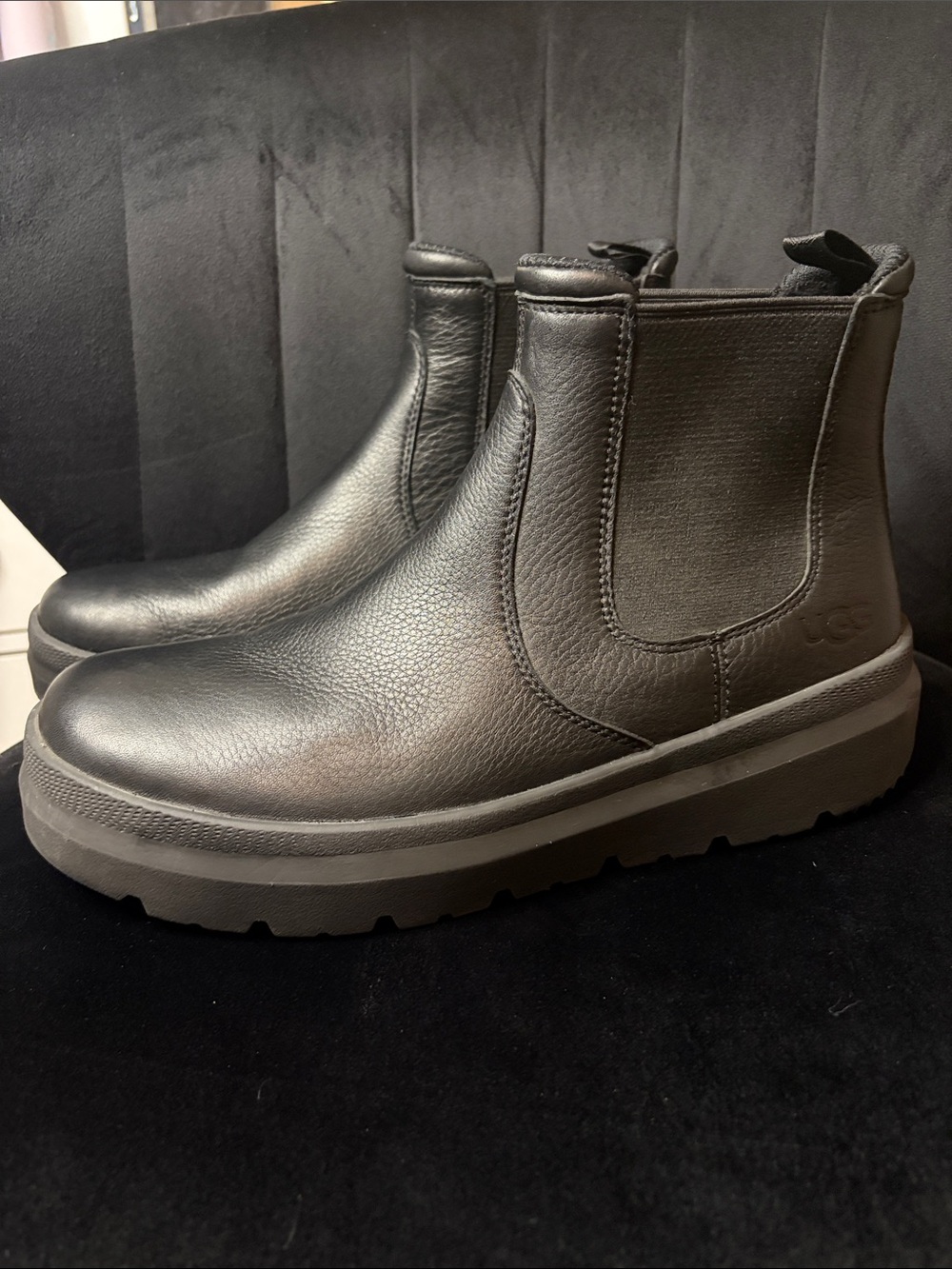 UGG Black Men's Burleigh Chelsea Boot